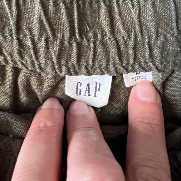 Gap Shorts - Picture 3 of 3